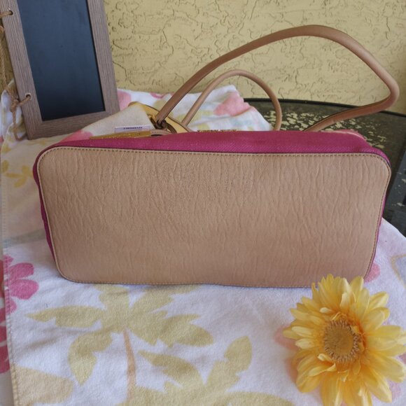 Calvin Klein Gabrianna reversible bucket bag with detachable wristlet - Picture 8 of 16